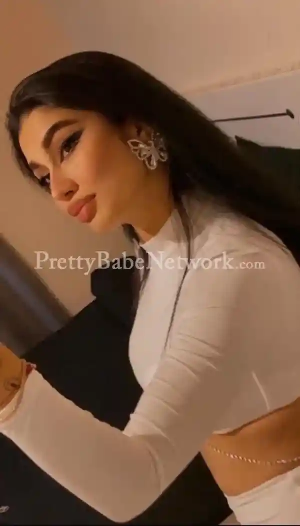 Mira 20-year-old, Exotic Indian Turkish escort in Bangalore