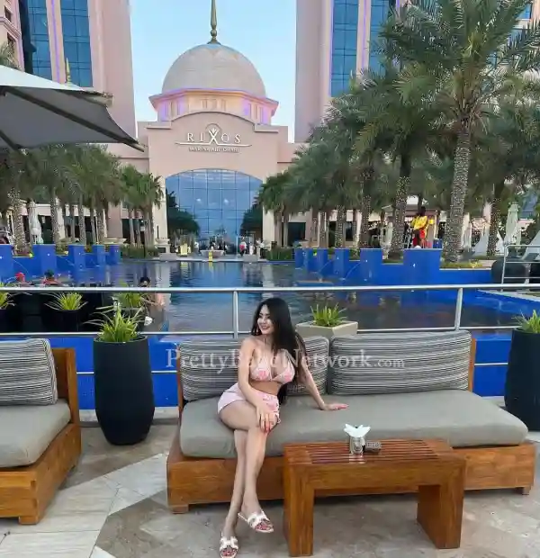 Meet with 22-year-old Filipino Escort June in Gandhi Nagar, Bangalore