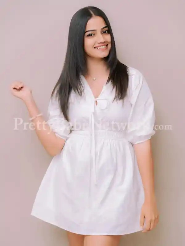 Hey, I am Diya, you're a lover or girlfriend, I'm a 21-year-old independent call girl