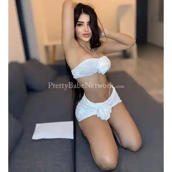 Meet Barbara, a 25-year-old Young Colombian Escort in Jayanagar, Bangalore