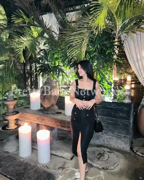 Meet Shrutika 22-Year-Old Available in Vivanta Hotel by Taj International Tech Park, Bangalore