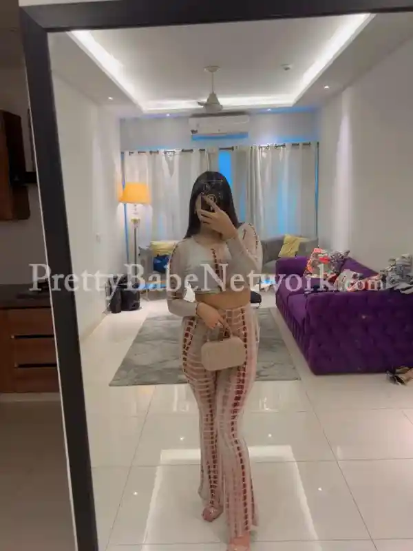 Priyanshi Model Call Girl in Yeshwanthpur, Bangalore