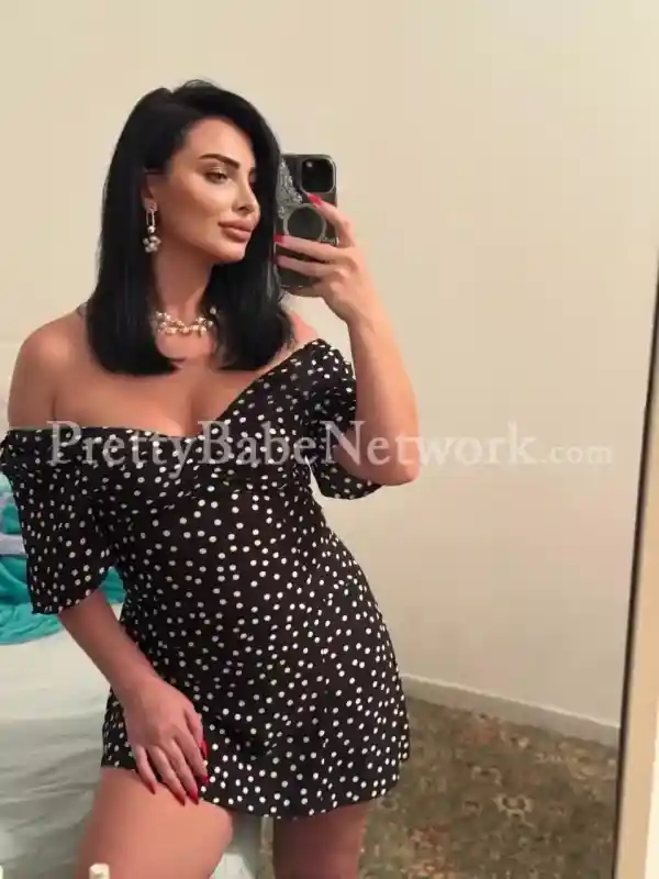 Anamika, I'm a Punjabi girl available in Chickpet, Bangalore