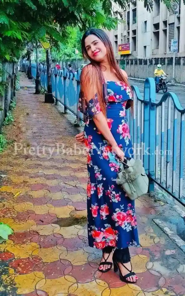 Saniya, I Can Offer You GFE Service in UB City, Bangalore