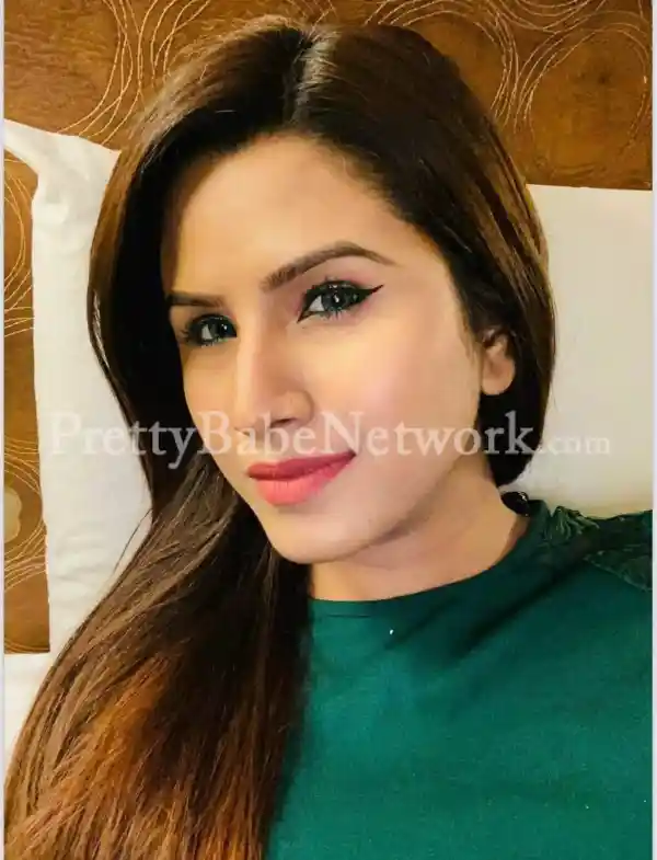 Saniya, I Can Offer You GFE Service in UB City, Bangalore