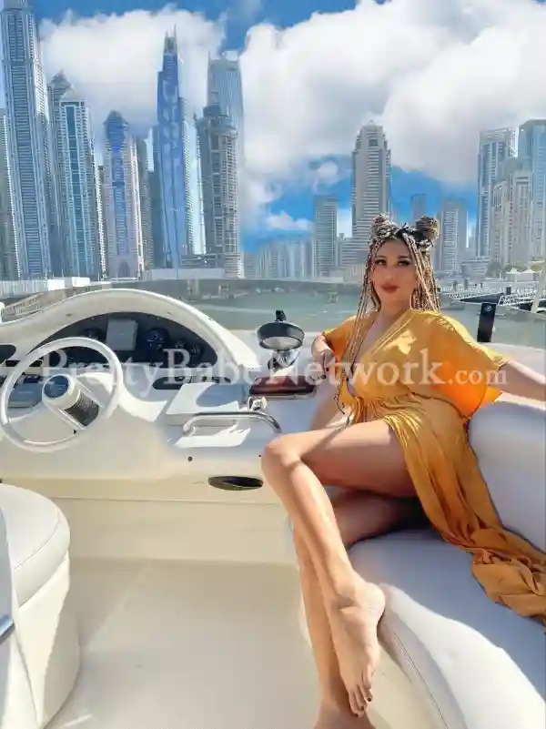 Looking for Deepthroat Queen, Hire VIP Call Girl in Benson Town, Bangalore